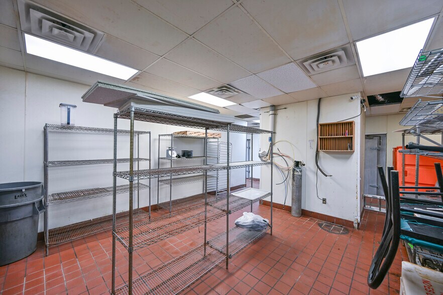 More Photos Of 2508 W 7th Ave, Corsicana Restaurant For Lease
