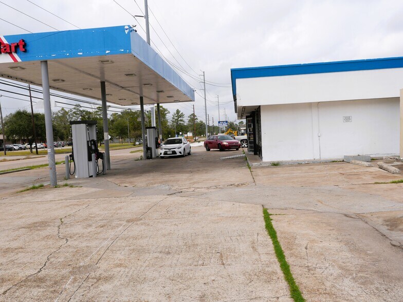 More Photos Of 8435 Tidwell Rd, Houston Service Station For Sale