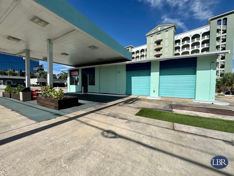 More Photos Of 2001 S Harbor City Blvd, Melbourne Restaurant For Lease