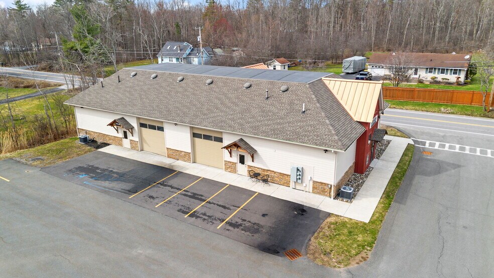 More Photos Of 1 Charlton Rd, Ballston Spa Freestanding For Lease