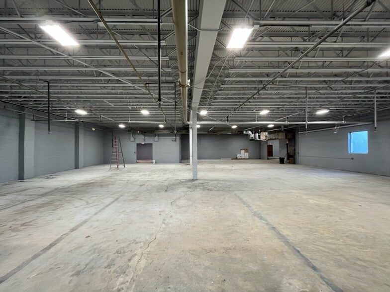 More Photos Of 110 Webb St, Hamden Warehouse For Sale