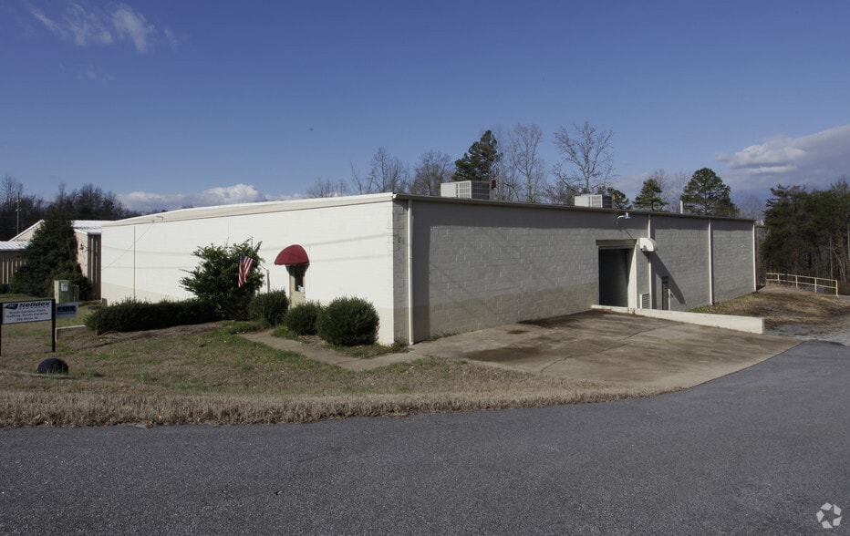 Primary Photo Of 298 Willis St, Gaffney Manufacturing For Sale