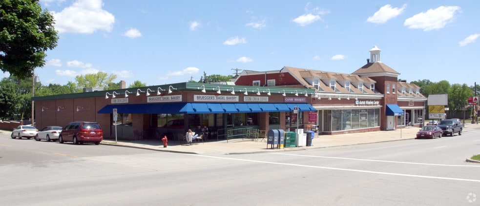 More Photos Of 8320 W Bluemound Rd, Milwaukee Medical For Lease