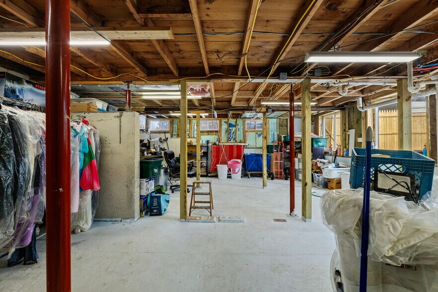 More Photos Of 180 Main St, North Woodstock Hotel For Sale