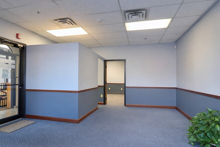 More Photos Of 1 Franklin Sq, Geneva Apartments For Lease