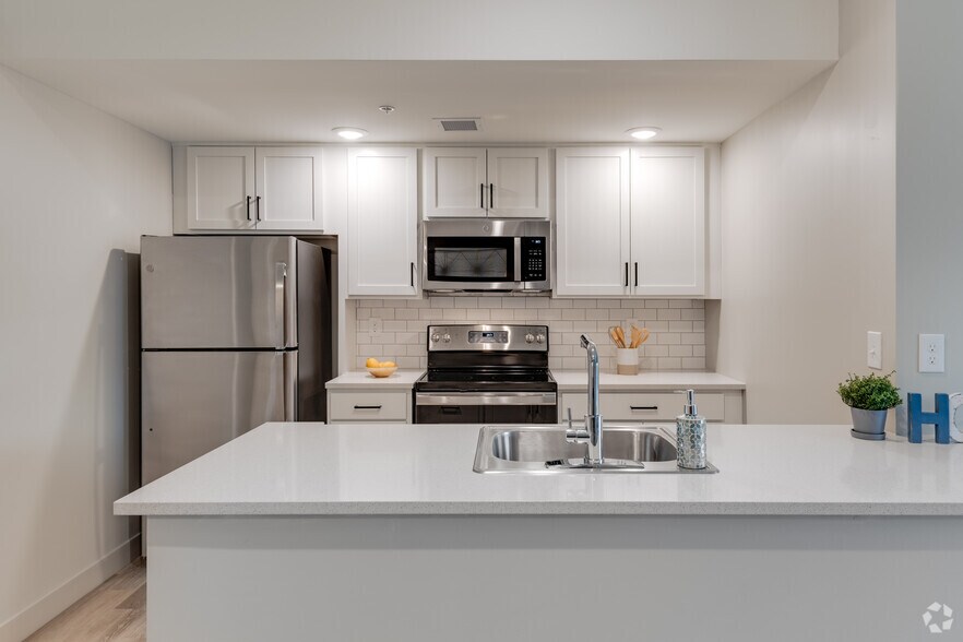 More Photos Of 502 E Cesar E Chavez Ave, Lansing Apartments For Lease