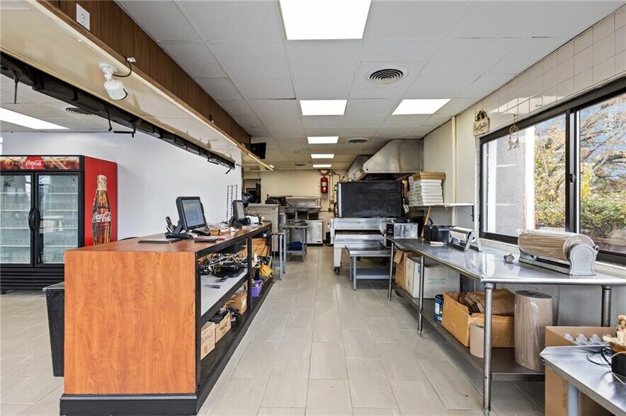 More Photos Of 2792 Pawtucket Ave, East Providence Restaurant For Sale