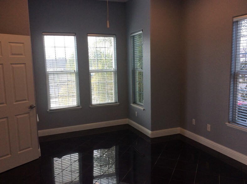 More Photos Of 8330 Brentwood Blvd, Brentwood Medical For Lease