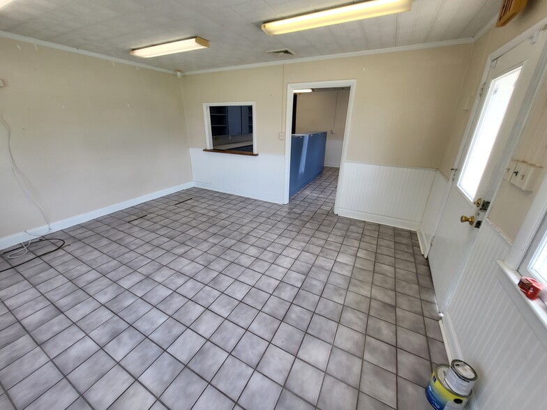 More Photos Of 320 Glebe Rd, Easton Office For Sale