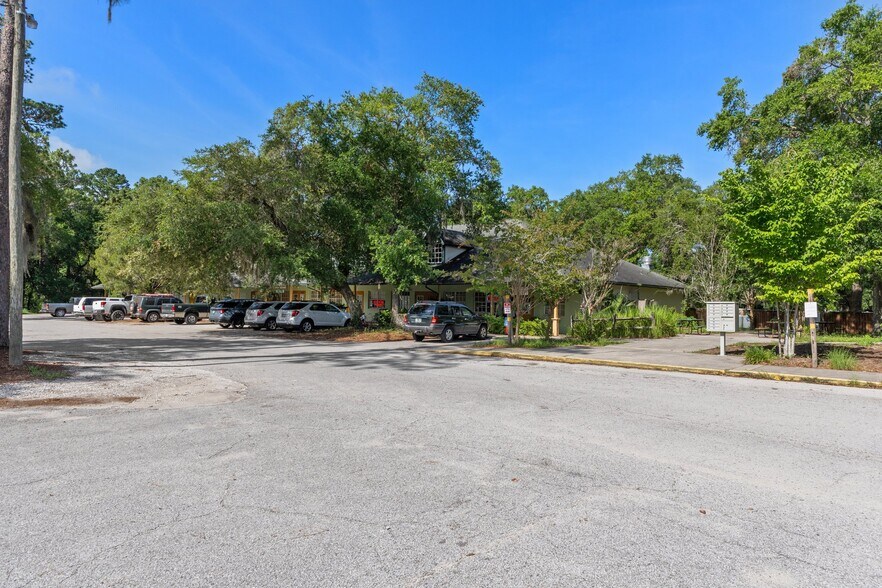 More Photos Of 14100 N Highway 19, Salt Springs Storefront Retail Office For Lease