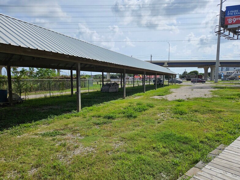 More Photos Of 204 FM 2094 Rd, Kemah Freestanding For Lease