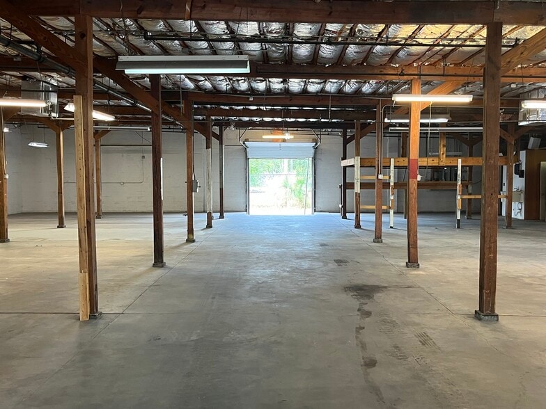 More Photos Of 1501 Burlington Ave N, Saint Petersburg Unknown For Lease