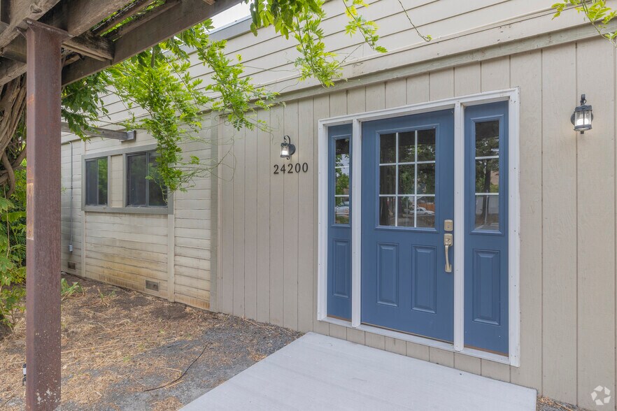 More Photos Of 24200 Arnold Dr, Sonoma Warehouse For Sale