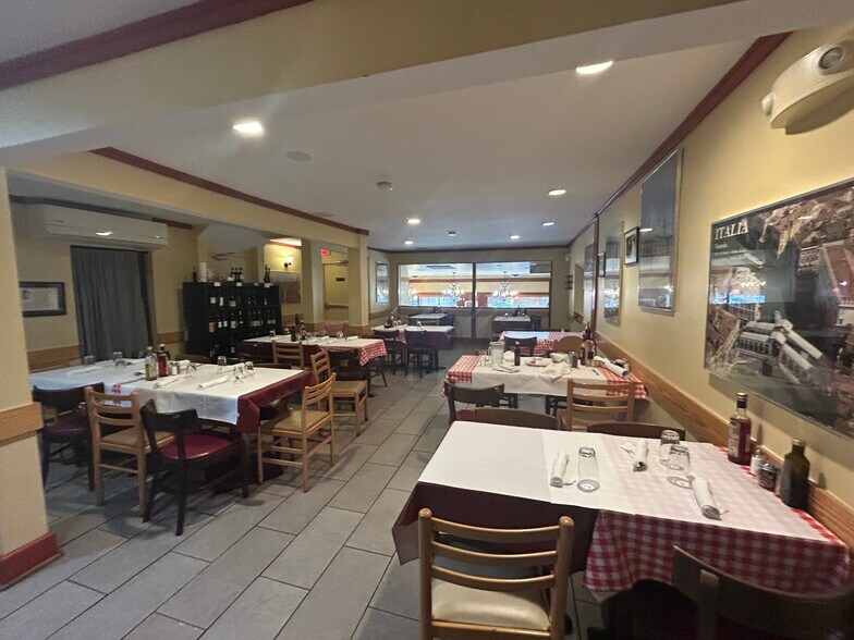 More Photos Of 4918 Cordell Ave, Bethesda Storefront For Sale