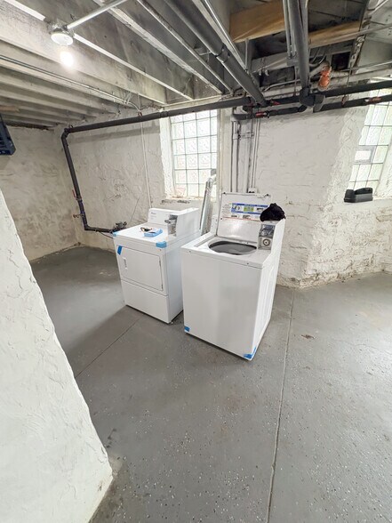 More Photos Of 303 Stone St, Joliet Multifamily For Sale