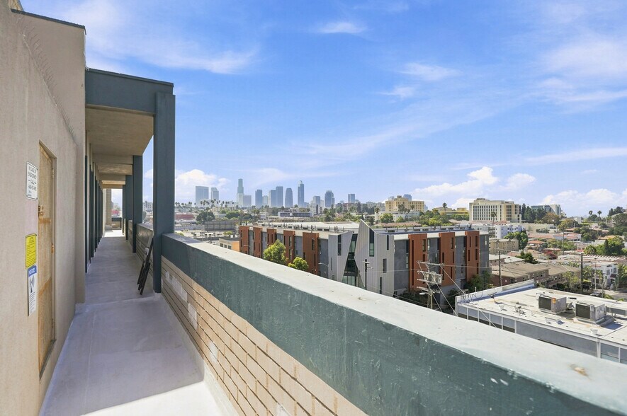 More Photos Of 2333 Beverly Blvd, Los Angeles Office For Lease