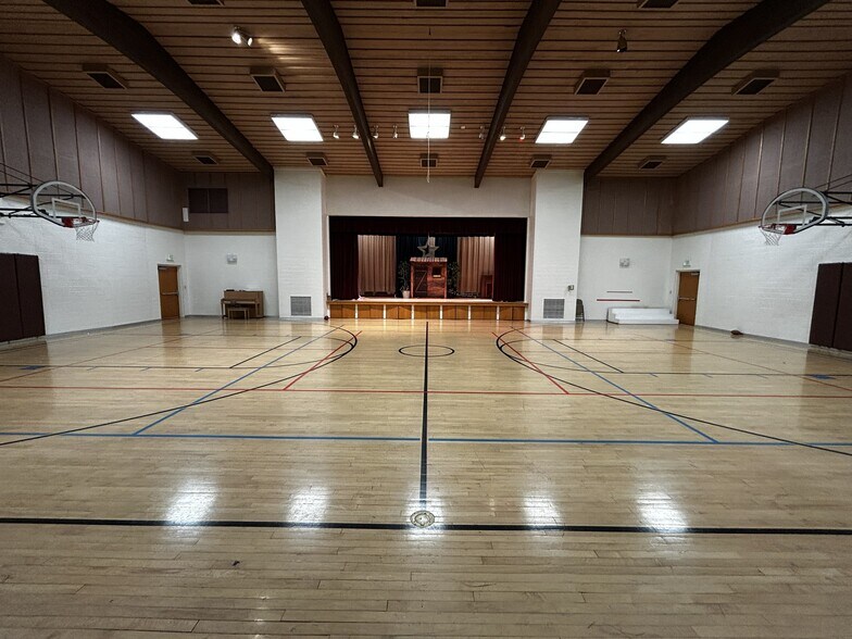 More Photos Of 5520 Topeka Dr, Tarzana Specialty For Sale