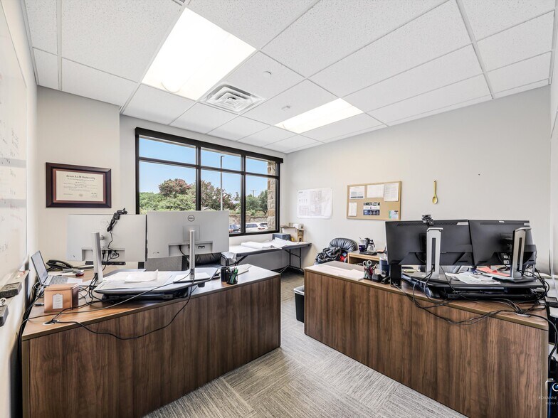 More Photos Of 765 Custer Rd, Plano Office For Sale
