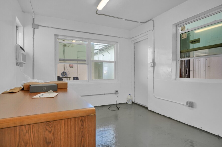 More Photos Of 901 NW 9th St, Belle Glade Industrial For Lease