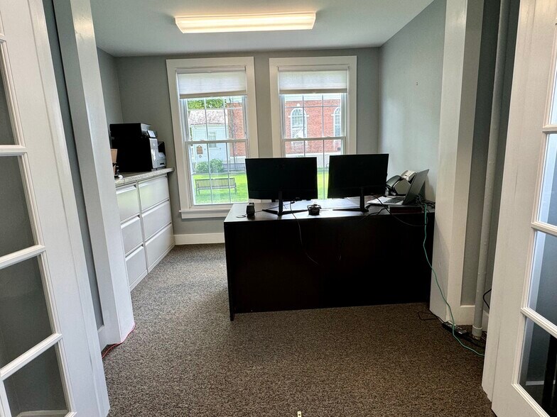 More Photos Of 204 Union St, Bennington Office Residential For Lease