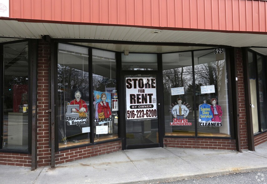 More Photos Of 623-629 E Main St, Kings Park Storefront For Sale