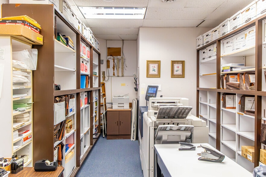 More Photos Of 2444 Morris Ave, Union Township Office For Lease