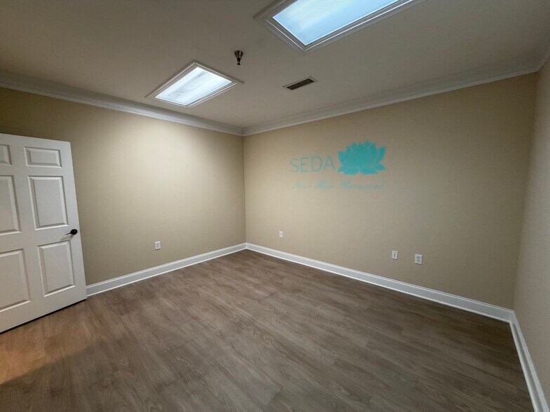 More Photos Of 1198 Buckhead Crossing, Woodstock Office For Lease
