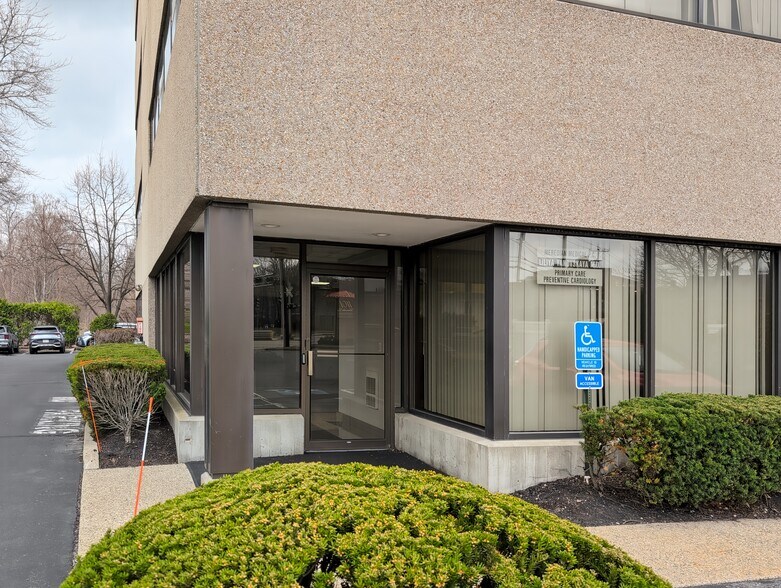 More Photos Of 1101 Worcester Rd, Framingham Coworking Space