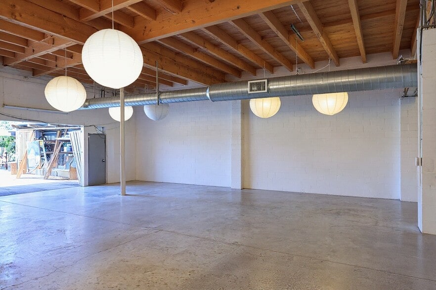 More Photos Of 2705-2707 Avenue 34, Los Angeles Light Manufacturing For Lease