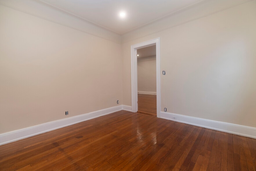 More Photos Of 4320 Hamilton Pl, Flushing Apartments For Sale