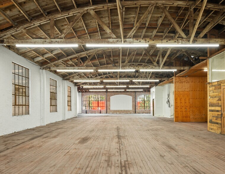 More Photos Of 236 W 15th St, Los Angeles Warehouse For Sale
