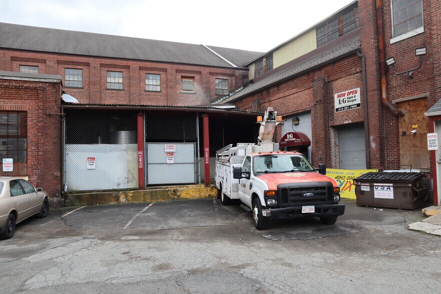 More Photos Of 1 Allen St, Springfield Manufacturing For Lease