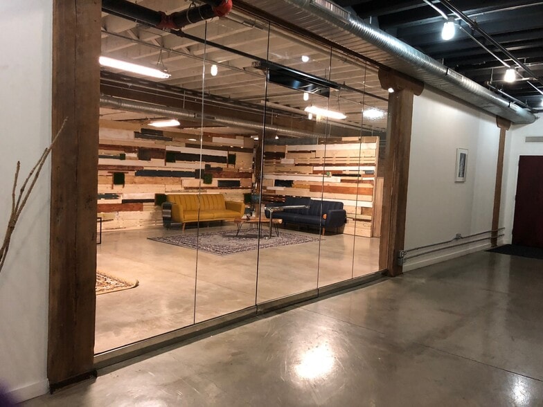 More Photos Of 101 N Haven St, Baltimore Showroom For Lease