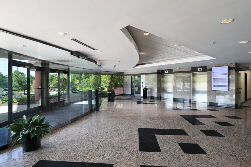 Primary Photo Of 3196 Kraft Ave SE, Grand Rapids Office For Lease