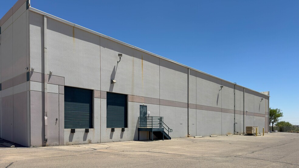 More Photos Of 10365 Railroad Dr, El Paso Warehouse For Lease