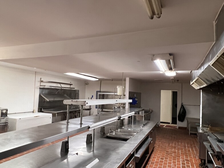 More Photos Of 9009 Boone Rd, Houston Assisted Living For Lease