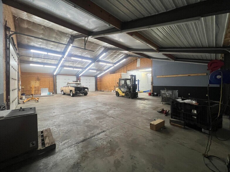 More Photos Of 380 S Main St, De Graff Light Manufacturing For Sale