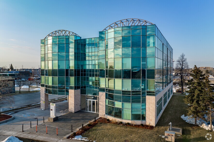 Primary Photo Of 5100 Orbitor Dr, Mississauga Medical For Lease