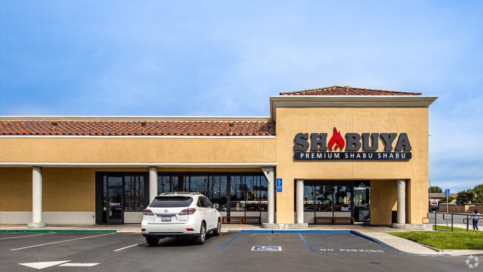 More Photos Of 18279-18517 Brookhurst St, Fountain Valley Unknown For Lease