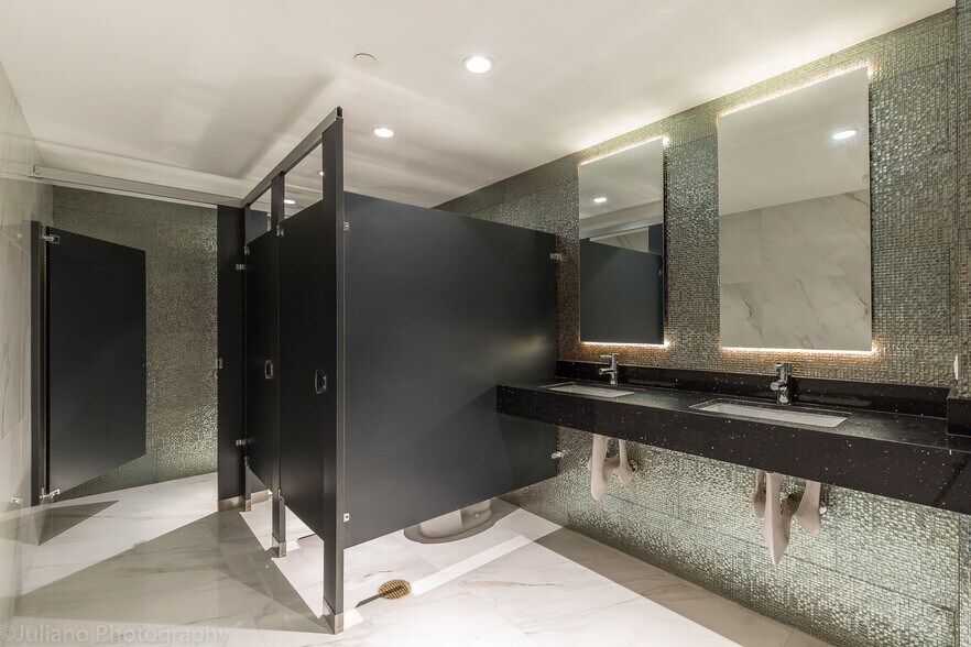 More Photos Of 150 SE 2nd Ave, Miami Office Residential For Lease