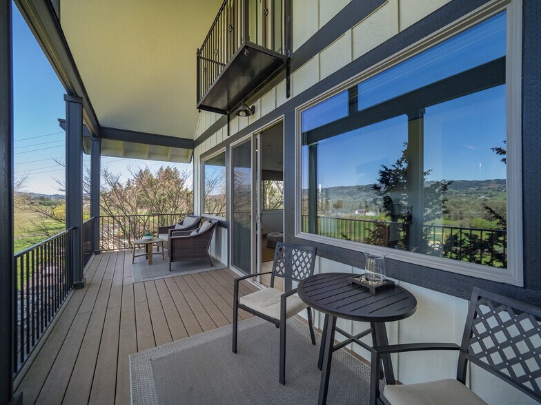 More Photos Of 20300 NE Highway 240, Newberg Hotel For Sale