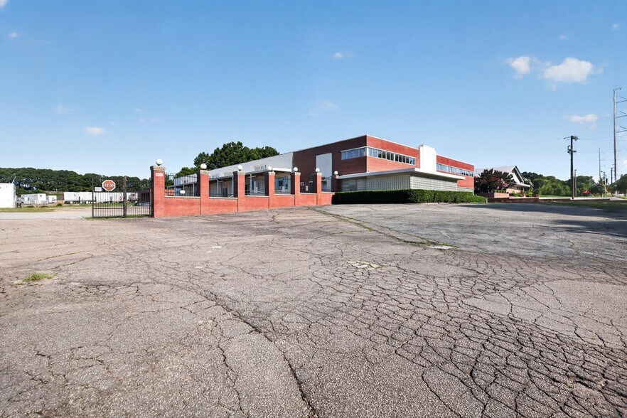 More Photos Of 1512 Garner Rd, Raleigh Warehouse For Lease
