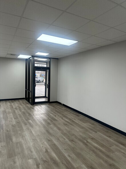 More Photos Of 6326 Rucker Rd, Indianapolis Medical For Lease