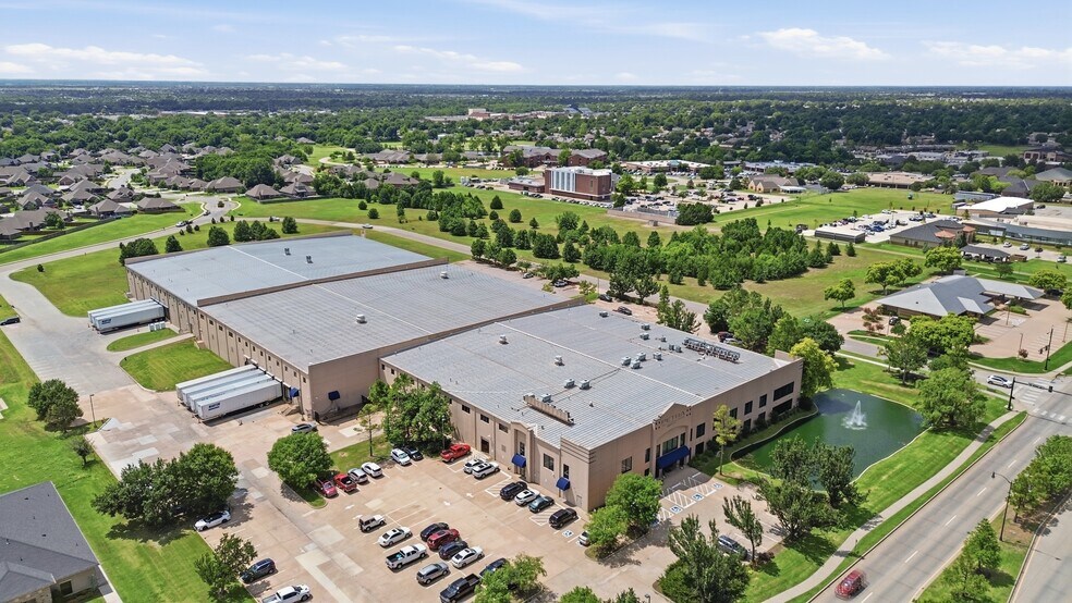 More Photos Of 2101 S Kelly Ave, Edmond Distribution For Lease