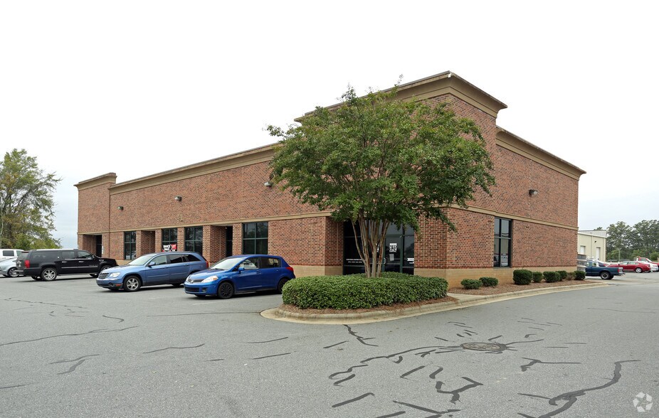 41 Odell School Rd, Concord, NC 28027 Showroom For Sale