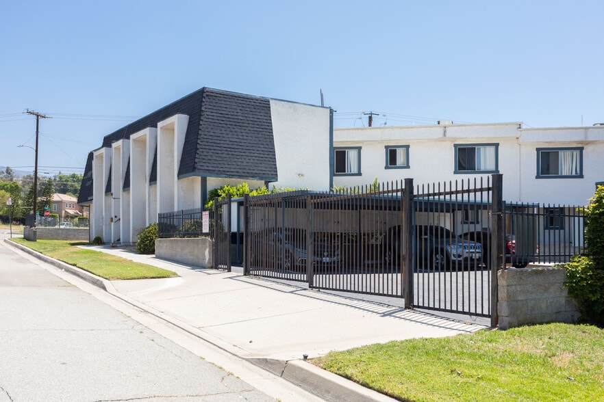 More Photos Of 236 E 48th St, San Bernardino Apartments For Sale