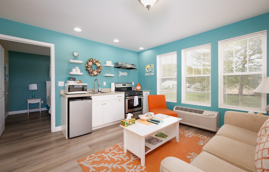 More Photos Of 1435 Main st, Grafton Specialty For Sale
