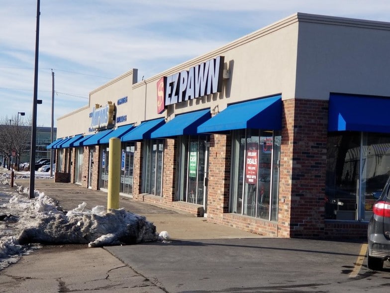 More Photos Of 1920 W Broadway, Council Bluffs General Retail For Lease