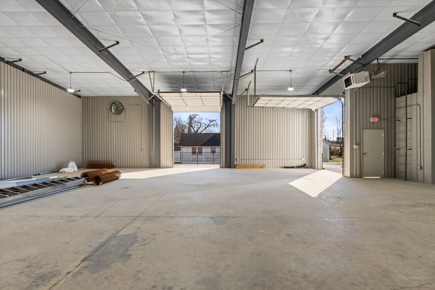 More Photos Of 5824 New Nashville Hwy, Murfreesboro Warehouse For Lease