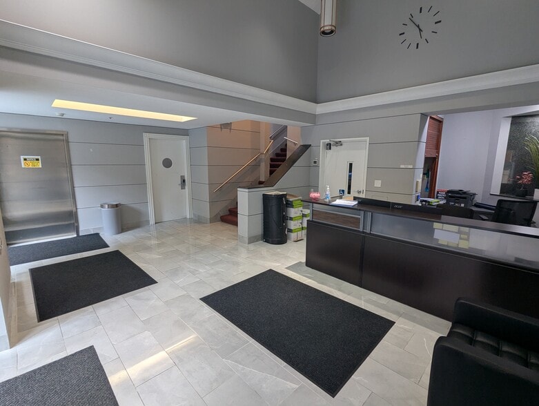 More Photos Of 30-32 South St, Baltimore Office For Sale